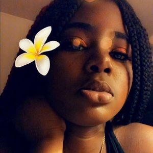 Meet your Posher, Arielle